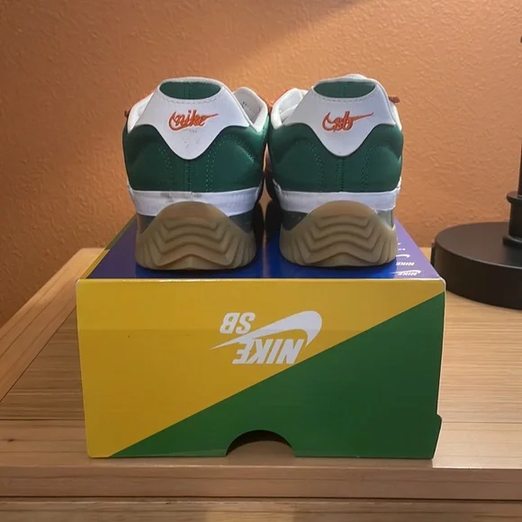 Nike BRSB Deep Orange/ White -Pine Green - Picture 5 of 6